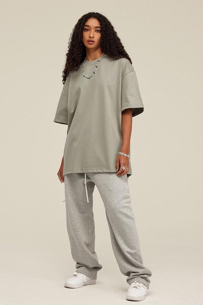 Summer 425G Solid Basic Tee 425G Solid Basic Tee - 100% cotton - Relaxed fit - Ribbed neck Welcome shop the whole look above to match clothes easily~ Free shipping for orders above $99 15% OFF ON FIRST ORDER>>Code:NEW15