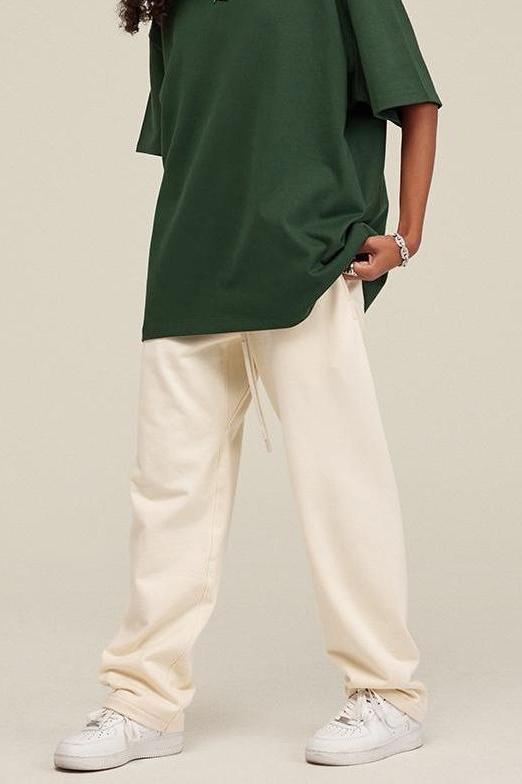 Summer Solid Relaxed Sweatpants - 80% cotton / 20% polyester - Encased elastic waistband with drawstring - Relaxed fit - On-seam side pockets; one back pocket Welcome shop the whole look above to match clothes easily~ Free shipping for orders above $99 15