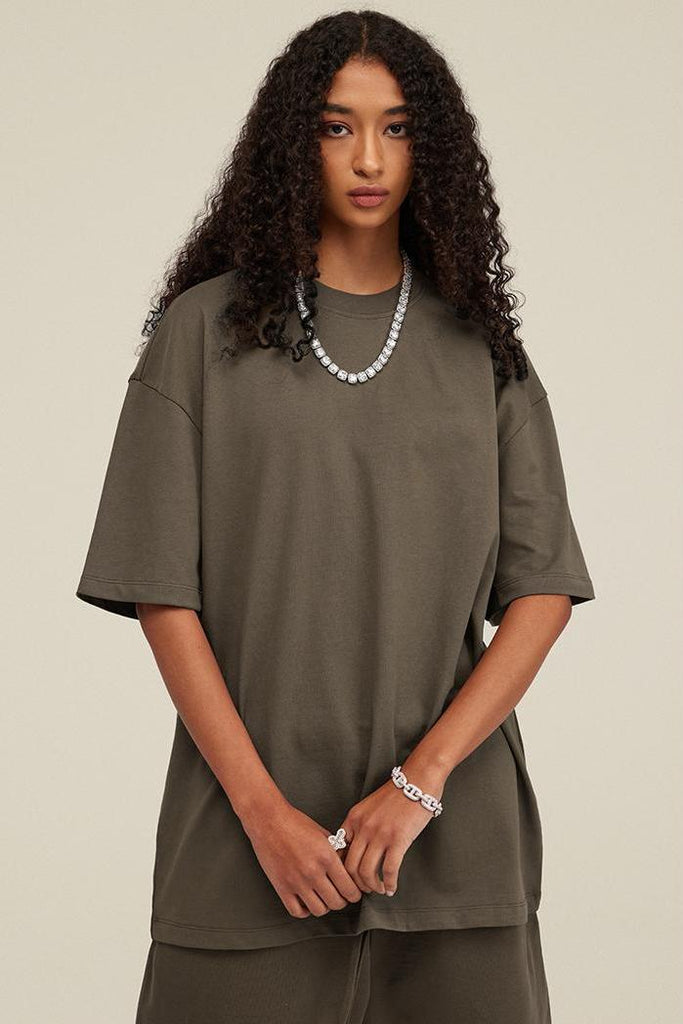 Summer 305G Solid Basic Tee 305G Solid Basic Tee - 100% cotton - Encased elastic waistband with drawstring - On-seam side pockets Welcome shop the whole look above to match clothes easily~ Free shipping for orders above $99 15% OFF ON FIRST ORDER>>Code:NE