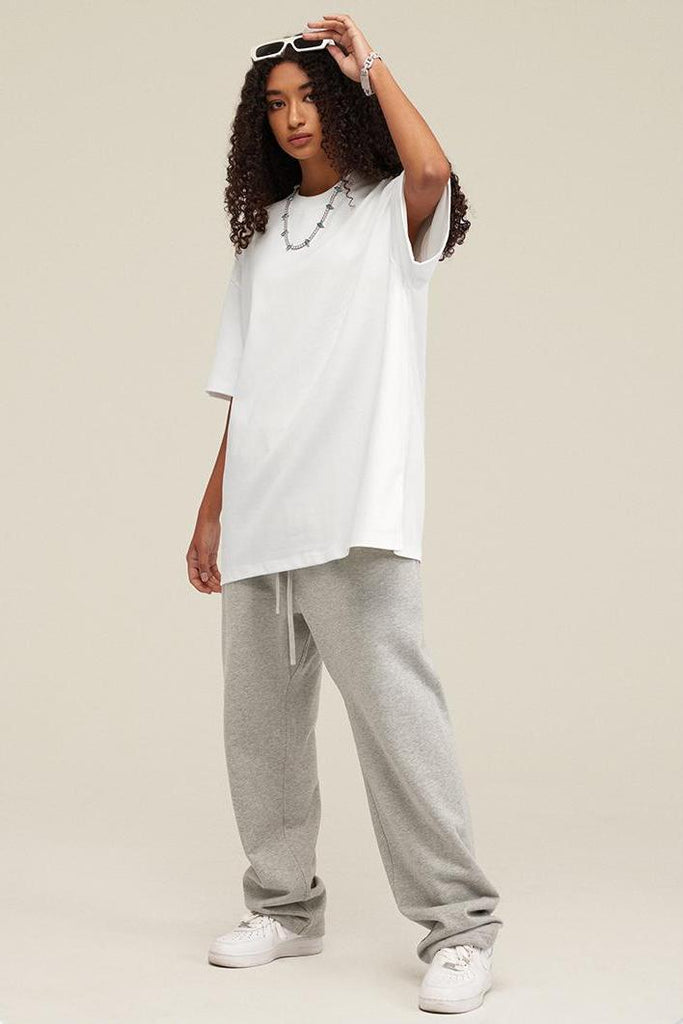 Summer 425G Solid Basic Tee 425G Solid Basic Tee - 100% cotton - Relaxed fit - Ribbed neck Welcome shop the whole look above to match clothes easily~ Free shipping for orders above $99 15% OFF ON FIRST ORDER>>Code:NEW15